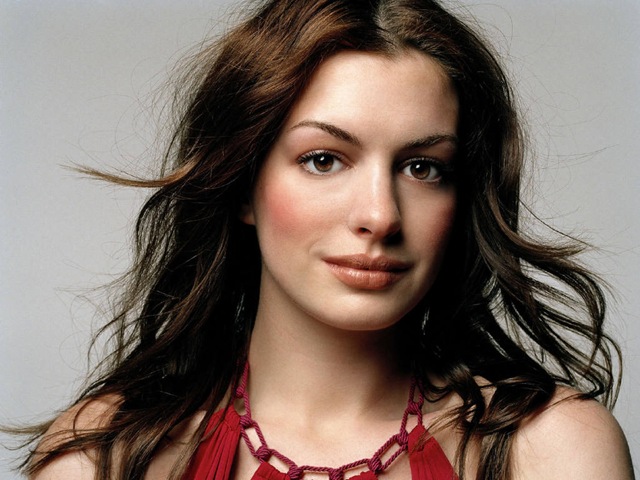 [annehathaway52.jpg]