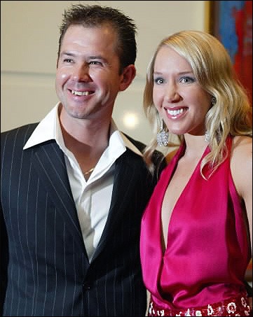 [ricky_ponting's wife[6].jpg]