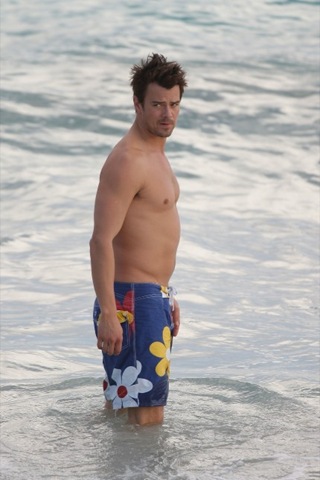 [josh-duhamel-shirtless[9].jpg]