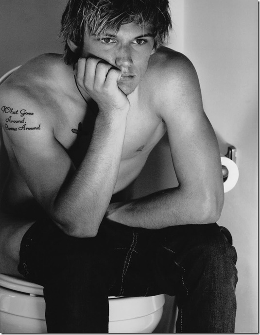 alex pettyfer _shirtless pics