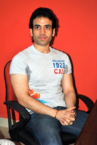 [tusshar kapoor[6].jpg]
