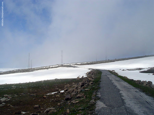 Гора Арагац и крепость Амберд (Армения)