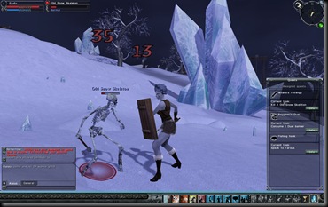 You have to active the combat mode by pressing space