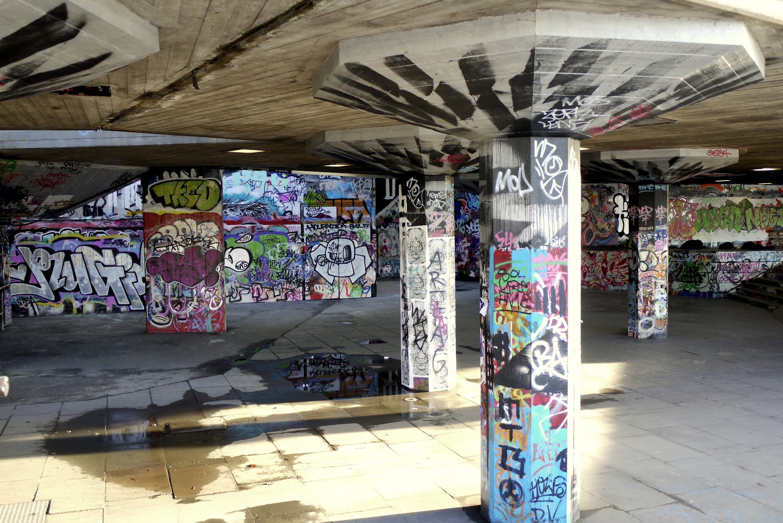 JK Take Vaca(tion)! London Recap of Day 2 Electric Boogaloo