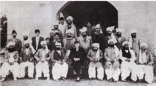 [Quaid-e-Azam With Jamali Sardars in Balochistan[3].png]