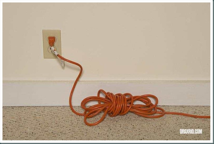 extension-cord-in-socket