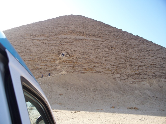 [12-29-2009 005 Dashur - Red Pyramid[2].jpg]