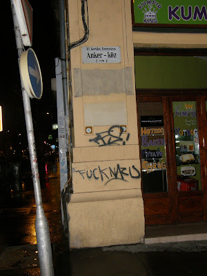Fuck nazis, falfirka, Budapest,  VI. kerület, Terézváros, Anker köz, 6. kerület,  Rosa Antifa Wien,  tag,  falfirka,  teg,  writer,  graffiti,  antifasizmus, Budapest,  blog,  Terézváros,  VI. kerület, 6. kerület, Magyarország,  tag,  teg,  falfirka,  writers,  vandalizmus, graffiti,  graffito