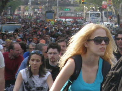 pictures, képek, fotók, Budapest blog, CM, Critical Mass, 2010, bringás demonstráció, tüntetés,  Kritikus Tömeg,  Föld Napja, bringás sunák, biciklis felvonulás