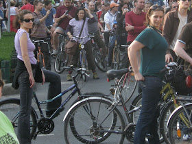 2010 április 24, 2010. 04. 24, bringás demonstráció, bringás sunák, Budapest blog, CM, Critical Mass, fotók, Föld Napja, Kritikus Tömeg, képek, pictures, tüntetés, biciklis felvonulás
