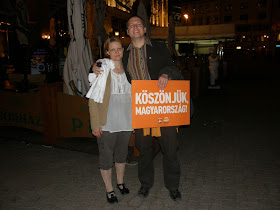 V. kerület,  Belváros, 5. kerület,  Fidesz, Budapest,  Vörösmarty tér,  2010. április 25, második forduló,  képek,  fotók. pictures,  fotók,  buli,  