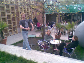 Budapest,  V. kerület,  Gödör Klub,  Belváros, 5. kerület, tánc, városi eszkimó ödör Klub - Erzsébet téri Kulturális Központ és Park GÖDÖR KLUB. Cím: 1051 Budapest V., Erzsébet Tér. Nyitvatartás: Vas-Csüt: 10-02 | Pé-Szo: 10-04. Központi info: +36 (20) 201 3868 | info@godorklub.hu városi eszkimó