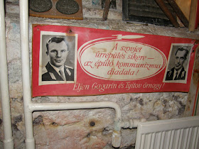 Tyitov, szovjet űrrepülés, kommunizmus diadala, Gagarin, CCCP, Sopron,  Civitas Pinceszínház, Templom utca, Kövesi György