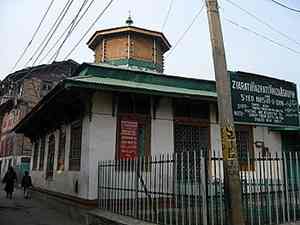 Is it Jesus of Nazareth or Sufi saint Yuz Asaf who rests below the Rozabal shrine in Srinagar? 