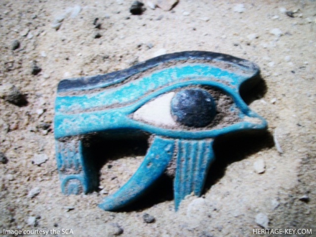 [800-saqqara-horus-eye-amulet[5].jpg]