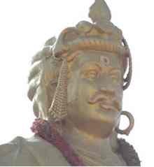 A close view of the bronze statue of Vijayanagara emperor Sri Krishnadevaraya, installed last year in front of the ‘Raja Gopuram’ in Srikalahasti. (Photo: KV Poornachandra Kumar)