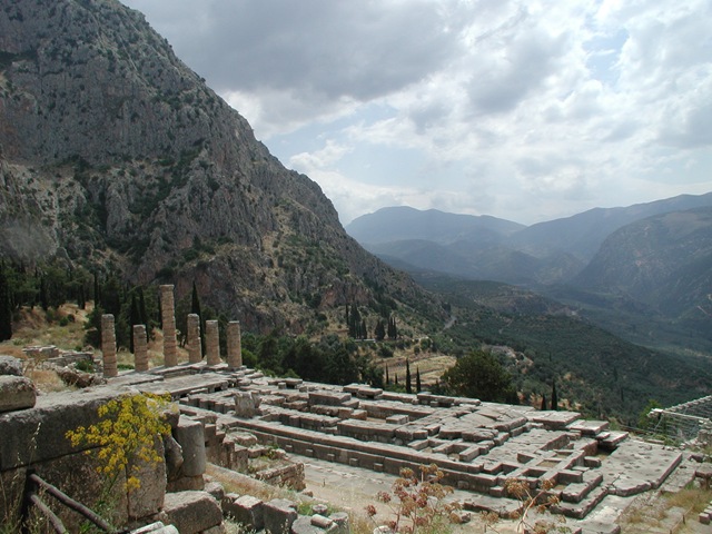 [apollo_temple1[5].jpg]