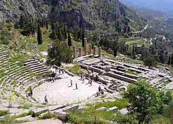 At Delphi's theater, singer-songwriters from all over the Greek-speaking world would perform hymns in honor of Apollo, accompanied by a flute or lyre.
