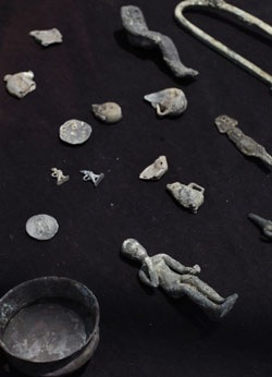 [cleopatra-artifacts-cp-8738[5].jpg]