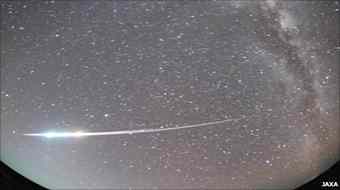 Hayabusa streaks across the sky with the Milky Way in the background 