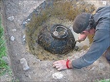 [_48277021_jar226[5].jpg]