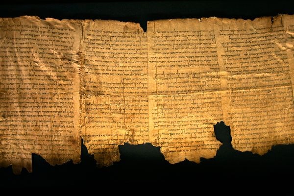 [new-dead-sea-scrolls-theory_24016_600x450[5].jpg]