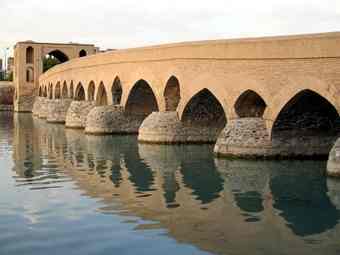 The Sasanian bridge of Sharestan (Šahrəstān).