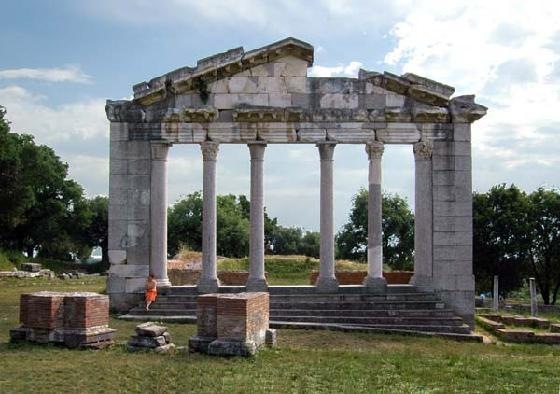 [3696996-Apollonia_monument_of_the_Agonothetes-Fier[5].jpg]