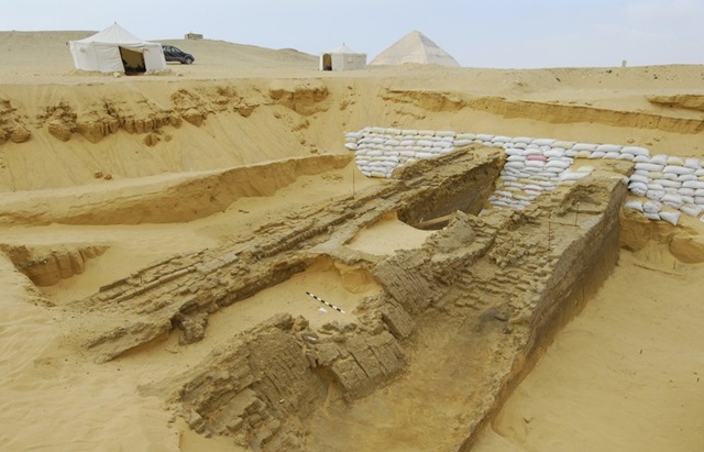 [Dahshur_05[7].jpg]