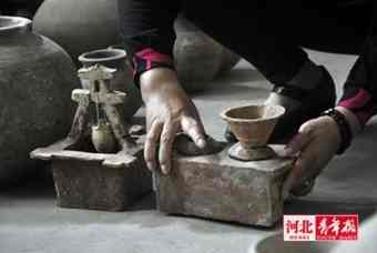 Some of the daily artefacts recovered from the tombs