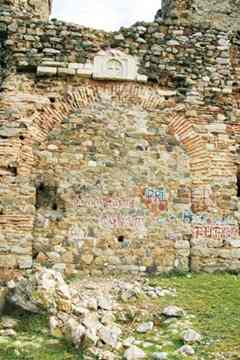 Professor Asnu Bilban Yalçın, who is leading the excavation, says the area surrounding the castle is used as a picnic area. 