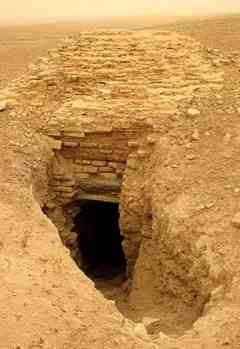 Sassanid ruins at Rustam-Kavadh_01