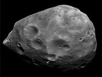 Phobos appears to be a chip off the old Martian block 
