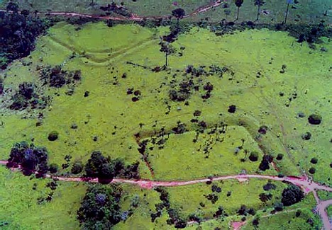 [geoglyphs-in-the-amazon[5].jpg]