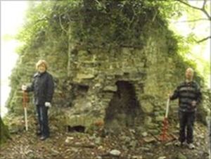 The gable end of this building dating from the 1800s is located at the centre of the medieval village