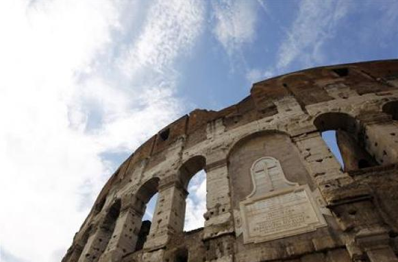 [Rome Colosseum opens gladiators' dungeons to public - Reuters_1287123017875[5].png]
