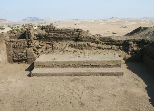 [moche-pyramid-penthouse_27719_600x450[5].jpg]