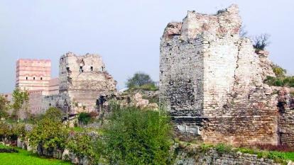 [european-standards-in-cultural-heritage-conservation-2010-10-25_l[5].jpg]