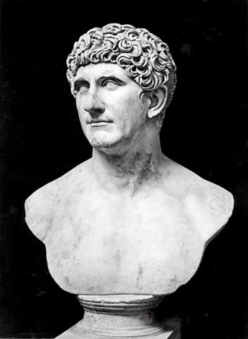[Presence-Cleopatra-Mark-Antony-7[6].jpg]