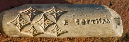 [jamestown-customized-pipe-detail_29546_420x315-cb1290618012[5].jpg]