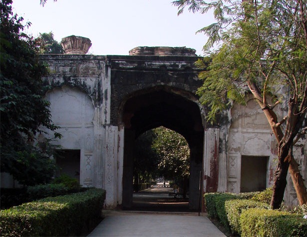 [qudsiabagh2[6].jpg]