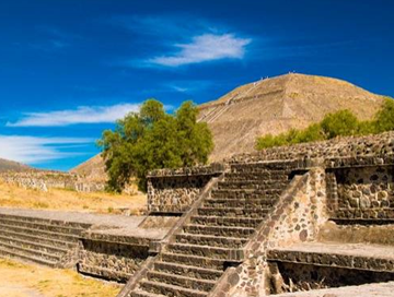 Teotihuacan's most impressive structures are the magnificent Temple of the Feathered Serpent, the Pyramid of the Sun and the Pyramid of the Moon, all lining the central thoroughfare, the Avenue of the Dead. [Photo: Ian D Walker / Shutterstock]