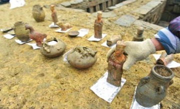 the cultural relics unearthed from the ancient tombs in Chengdu.(photo: West China Metropolis Daily)