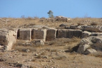 [Byzantine_Cemeteries_Unearthed_in_Syria[5].jpg]