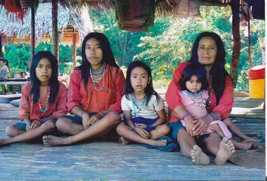 [peru-amazon-village-24.jpg]