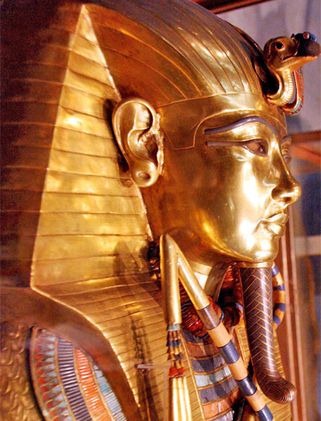 [pg-12-tutankhamun-e_557101s4.jpg]