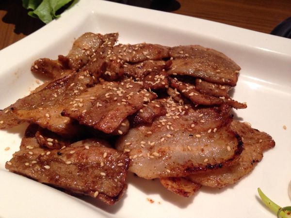 新韓館烤肉: 首推碳烤豬肉片 肉香多汁彈牙 