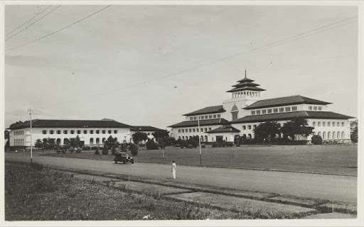Gedung Sate | Bandung, Indonesia | SkyscraperCity Forum