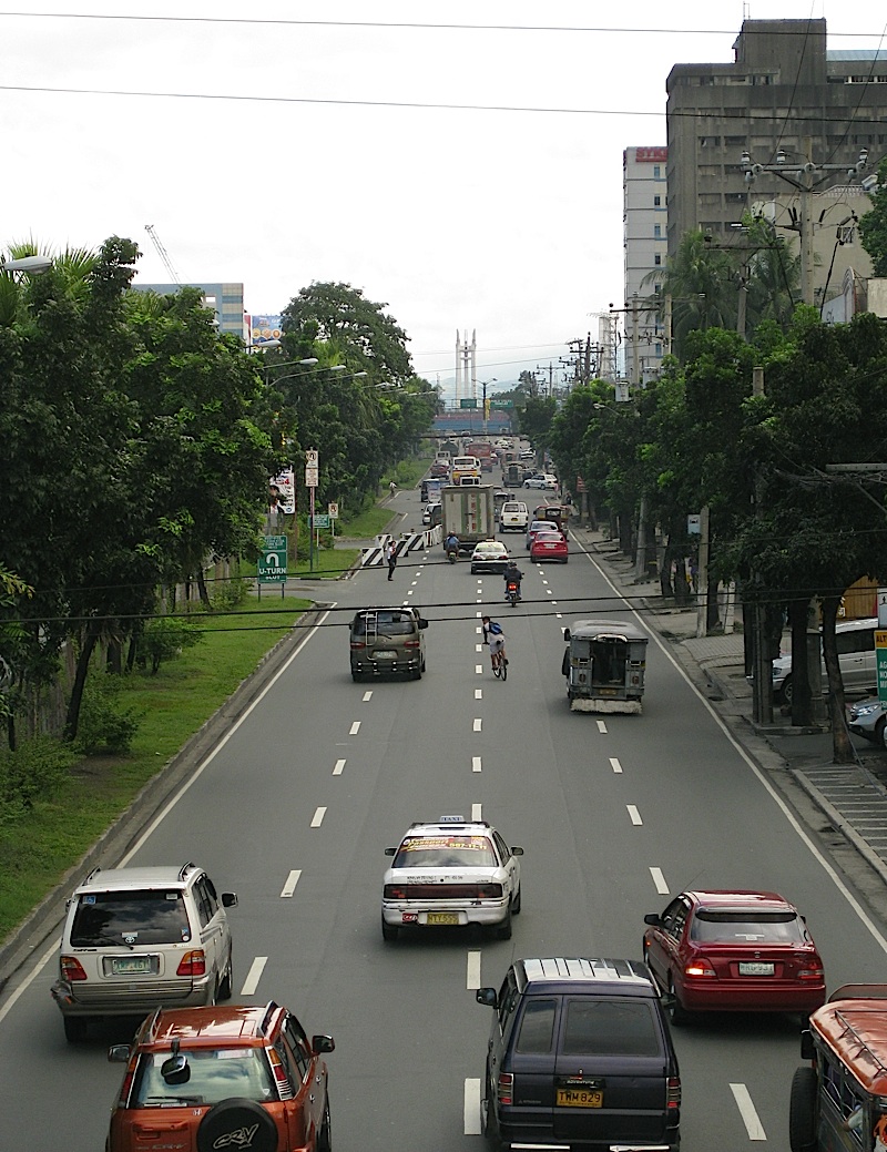 Quezon Avenue on a Sunday afternoon