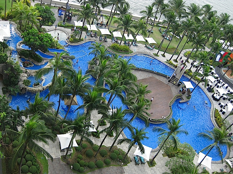 lagoon-shaped swimming pool of Sofitel Manila